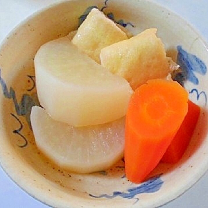 大根とにんじんと油揚げの　甘くない煮物